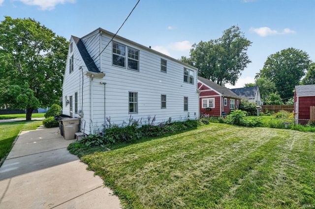 723 W Angela Boulevard, South Bend, IN 46617