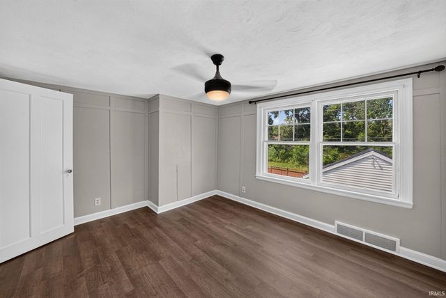 723 W Angela Boulevard, South Bend, IN 46617