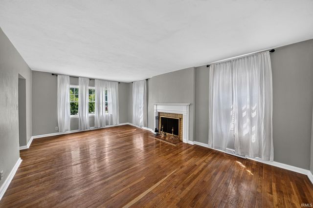723 W Angela Boulevard, South Bend, IN 46617