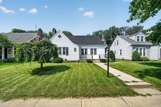 723 W Angela Boulevard, South Bend, IN 46617