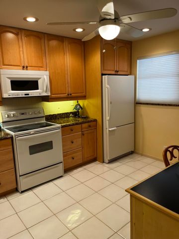 12870 Briarlake Drive 205, Palm Beach Gardens, FL 33418