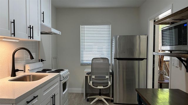 1145 NE 17th Terrace 2, Fort Lauderdale, FL 33304