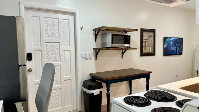 1145 NE 17th Terrace 2, Fort Lauderdale, FL 33304