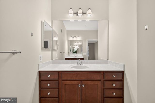 22354 CONCORD STATION TER, Ashburn, VA 20148