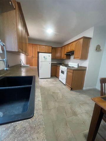 21633 118th Avenue, Cambria Heights, NY 11411