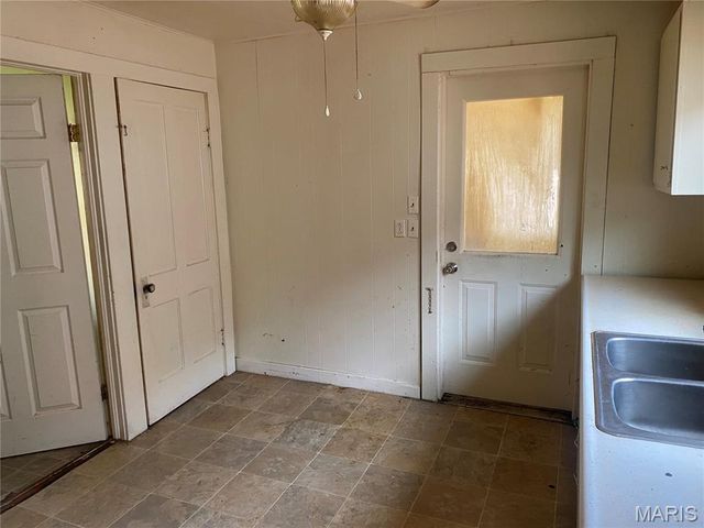 1105 W 9th Street, Alton, IL 62002