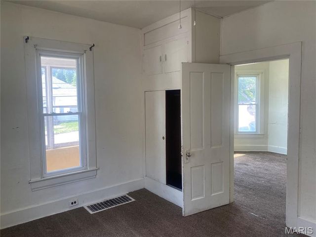 1105 W 9th Street, Alton, IL 62002