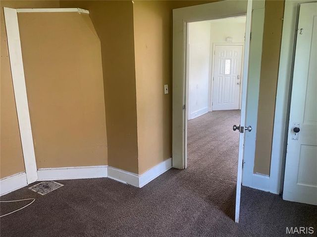 1105 W 9th Street, Alton, IL 62002