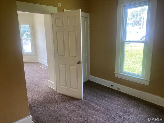 1105 W 9th Street, Alton, IL 62002