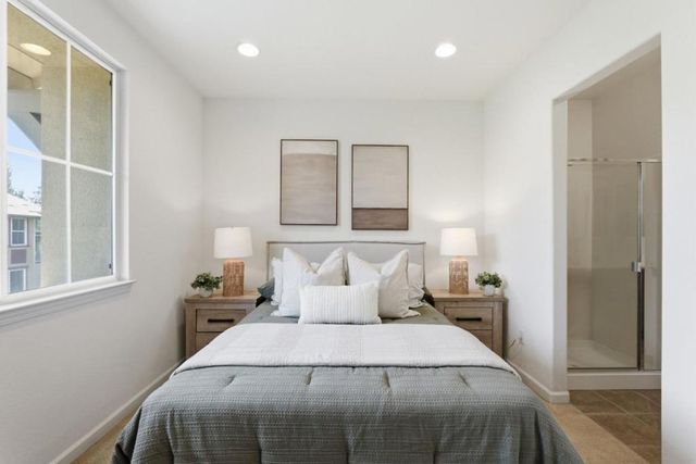 231 Peppermint Tree Terrace 3, Sunnyvale, CA 94086