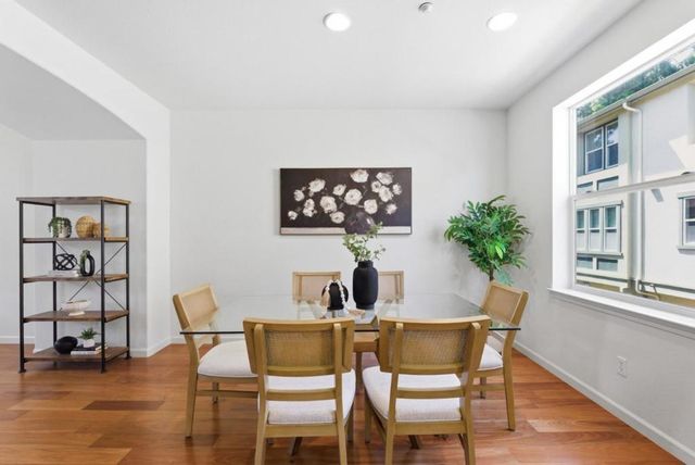 231 Peppermint Tree Terrace 3, Sunnyvale, CA 94086