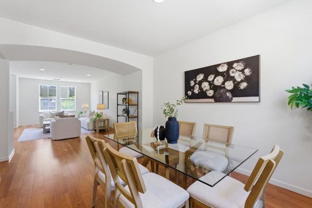 231 Peppermint Tree Terrace 3, Sunnyvale, CA 94086