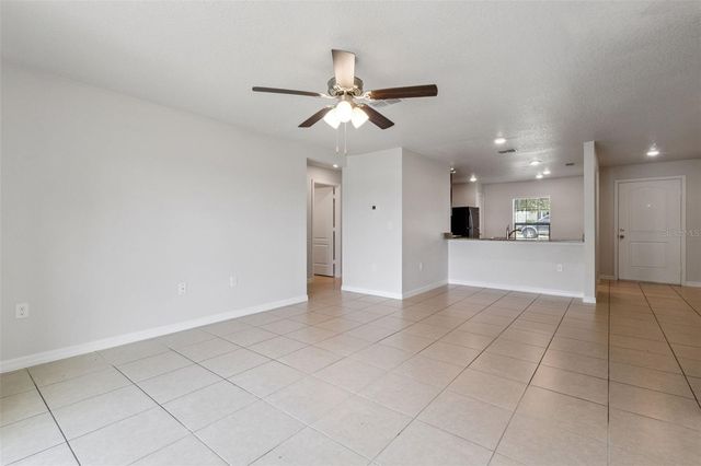 1613 ORNE STREET, Mascotte, FL 34753