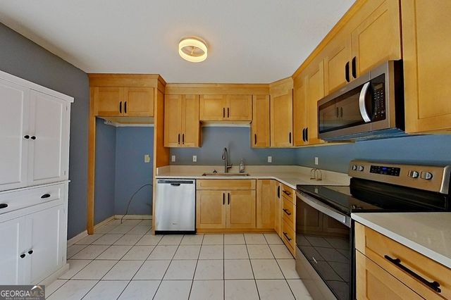 565 S OAKS Courts, Waycross, GA 31503