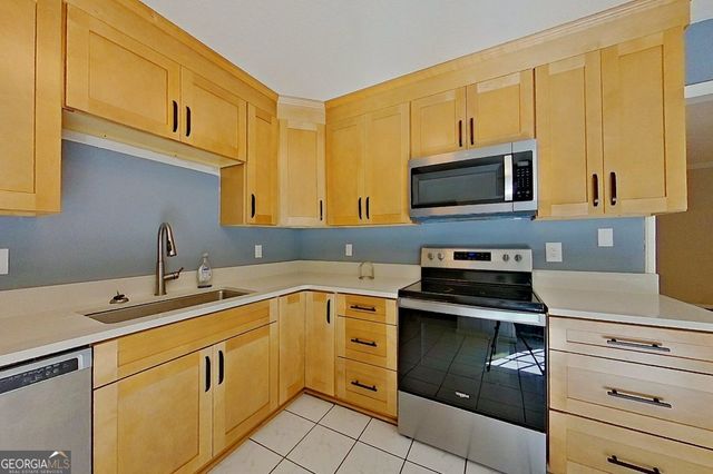 565 S OAKS Courts, Waycross, GA 31503