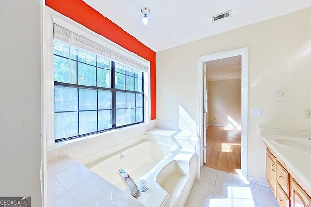 565 S OAKS Courts, Waycross, GA 31503