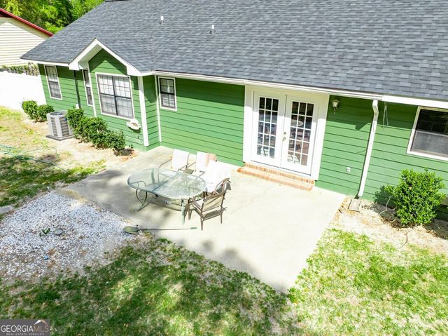 565 S OAKS Courts, Waycross, GA 31503