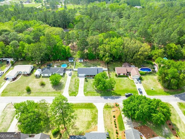 565 S OAKS Courts, Waycross, GA 31503