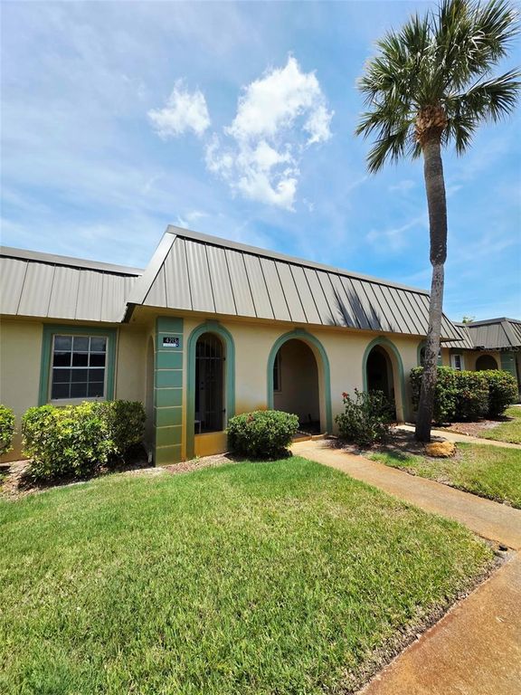 4213 HAMPTON DRIVE 4213, New Port Richey, FL 34652