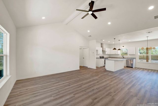 125 County Road 4616, Hondo, TX 78861