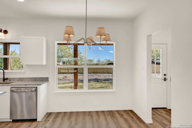 125 County Road 4616, Hondo, TX 78861