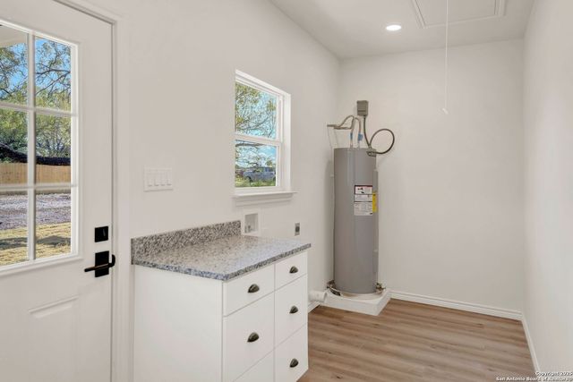 125 County Road 4616, Hondo, TX 78861