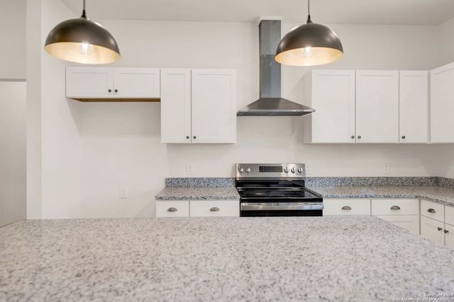 125 County Road 4616, Hondo, TX 78861