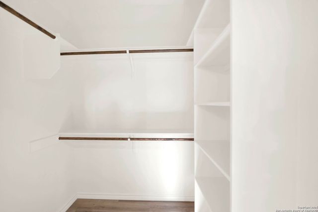 125 County Road 4616, Hondo, TX 78861