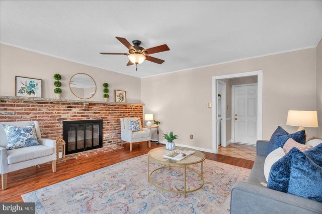 517 PERRY DR, Mount Laurel, NJ 08054