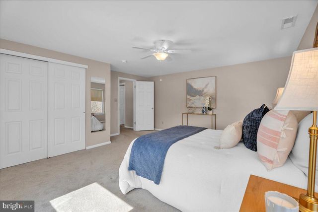 517 PERRY DR, Mount Laurel, NJ 08054