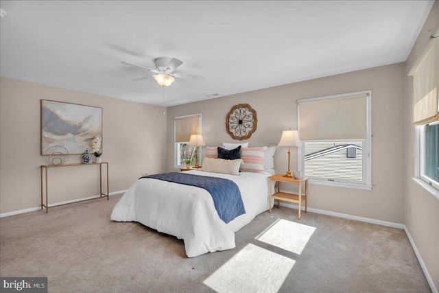 517 PERRY DR, Mount Laurel, NJ 08054