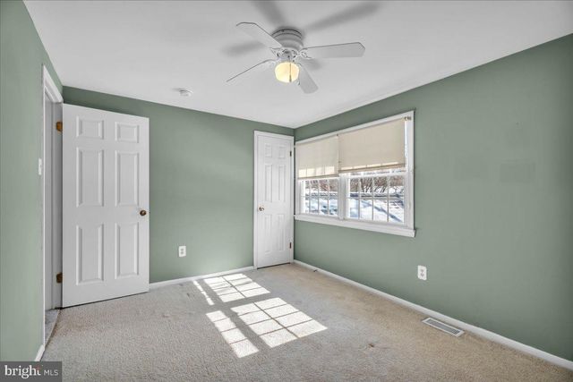 517 PERRY DR, Mount Laurel, NJ 08054