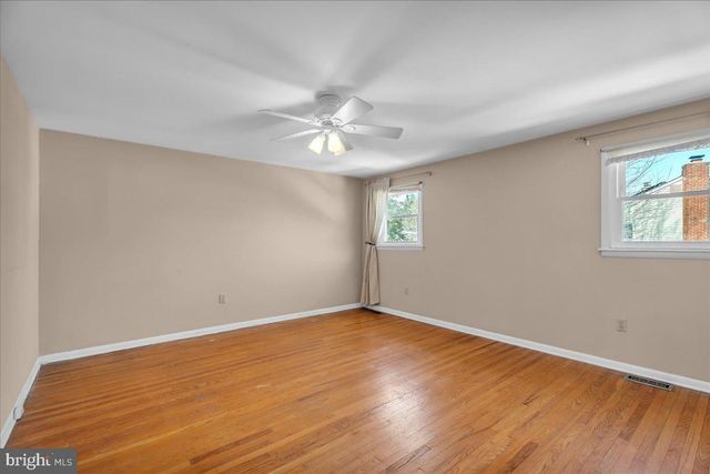 517 PERRY DR, Mount Laurel, NJ 08054