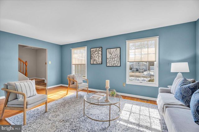 517 PERRY DR, Mount Laurel, NJ 08054