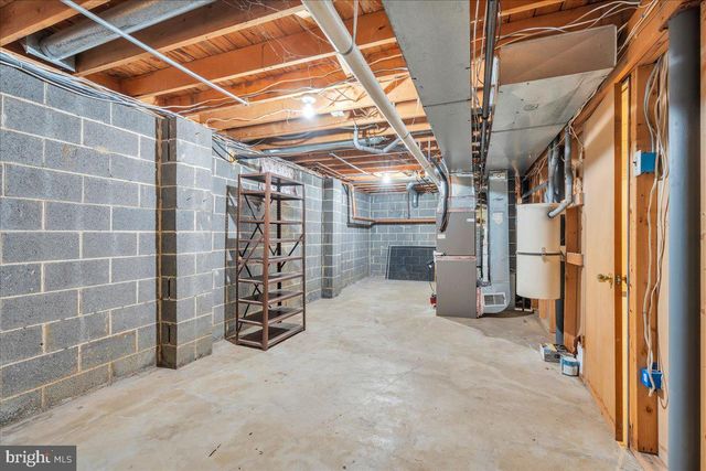 517 PERRY DR, Mount Laurel, NJ 08054