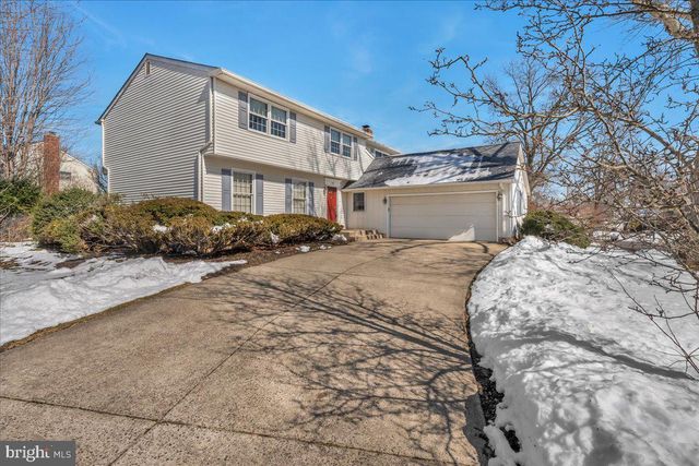 517 PERRY DR, Mount Laurel, NJ 08054