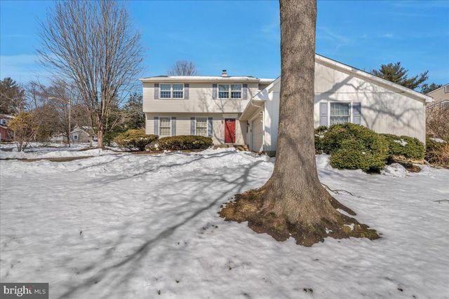 517 PERRY DR, Mount Laurel, NJ 08054