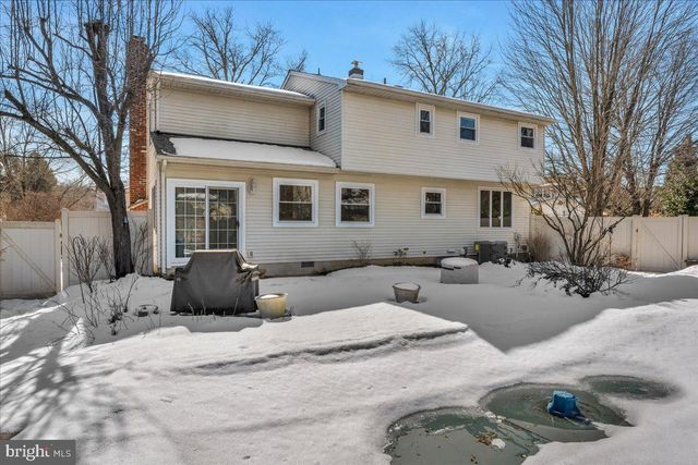 517 PERRY DR, Mount Laurel, NJ 08054