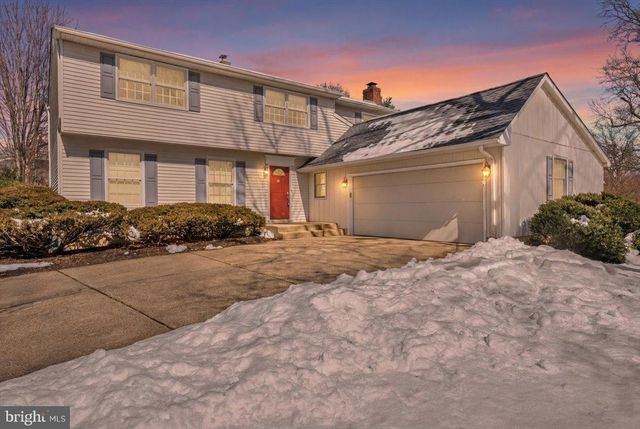 517 PERRY DR, Mount Laurel, NJ 08054