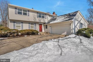517 PERRY DR, Mount Laurel, NJ 08054