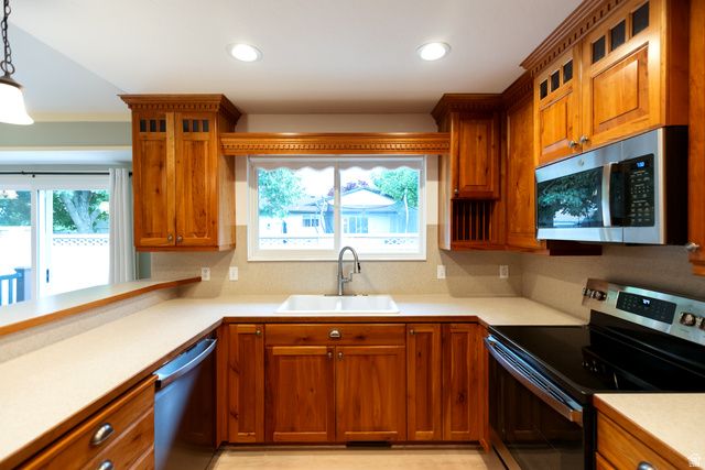 5939 S NOBLE OAKS CIR, Murray, UT 84123