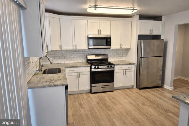 423 W JACKSON AVE, Magnolia, NJ 08049