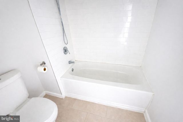 423 W JACKSON AVE, Magnolia, NJ 08049