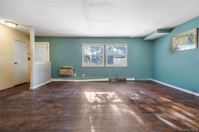 14989 253rd Street, Rosedale, NY 11422