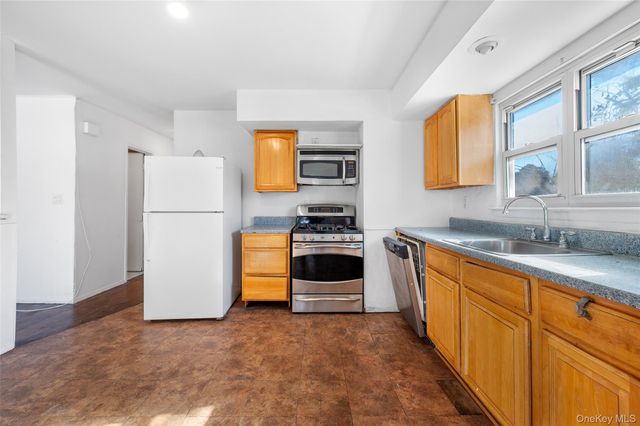 14989 253rd Street, Rosedale, NY 11422