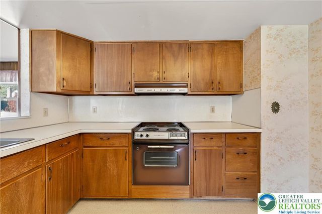 2765 Northampton Street, Palmer Twp, PA 18045