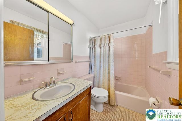 2765 Northampton Street, Palmer Twp, PA 18045