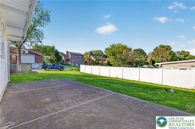 2765 Northampton Street, Palmer Twp, PA 18045