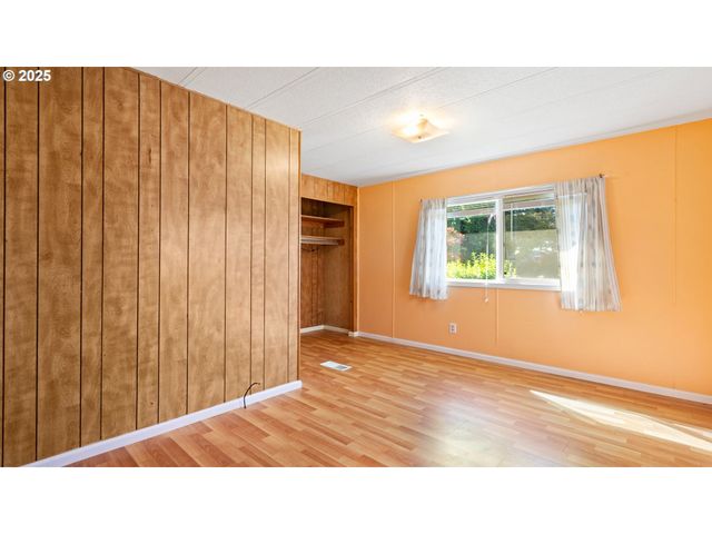 7080 THURSTON Rd 2, Springfield, OR 97478