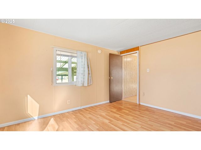 7080 THURSTON Rd 2, Springfield, OR 97478